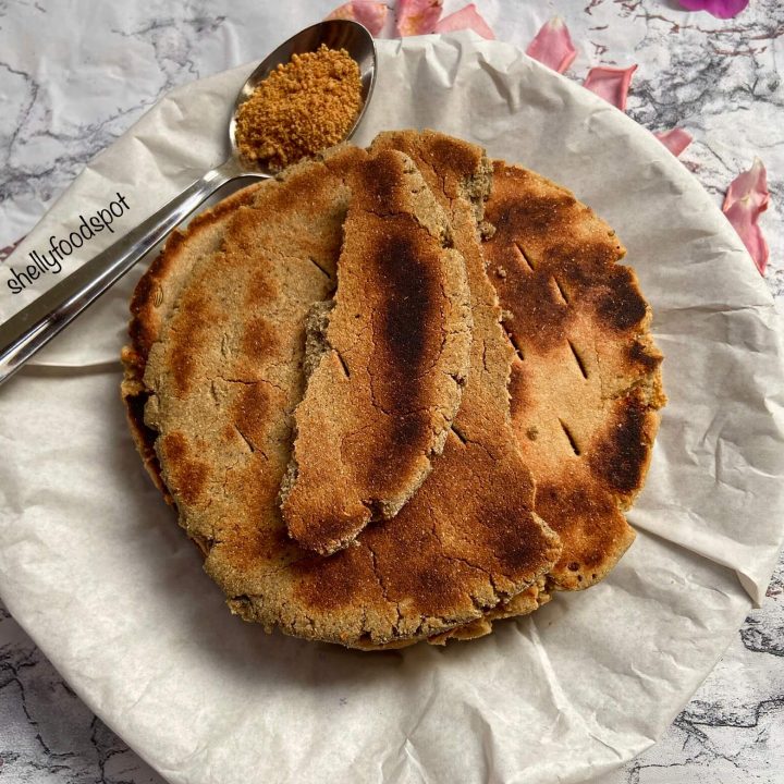 2 ways to make jaggery roti|Bajre gur ki roti|meethi roti 2
