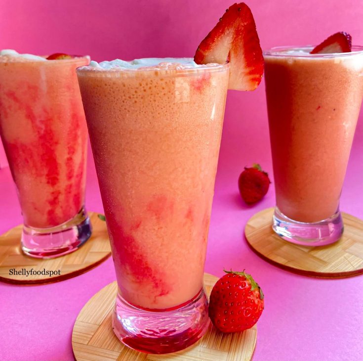 How to make strawberry milkshake with ice cream